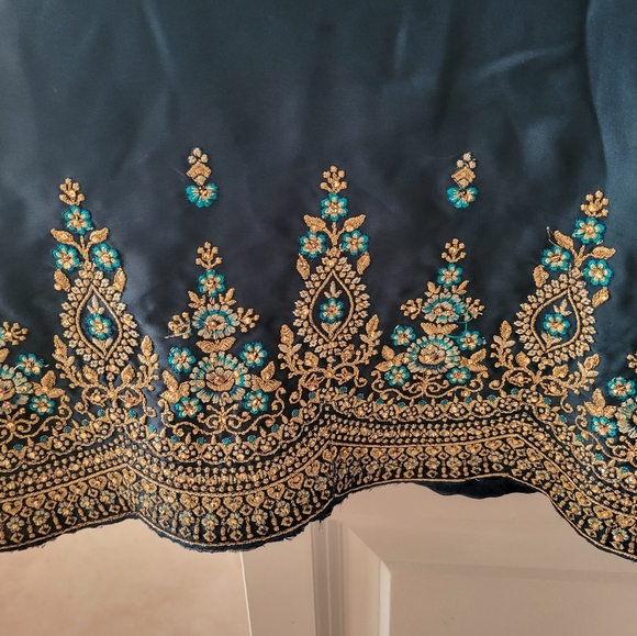 Indian Sharara 3 piece Suit - Picture 4 of 7